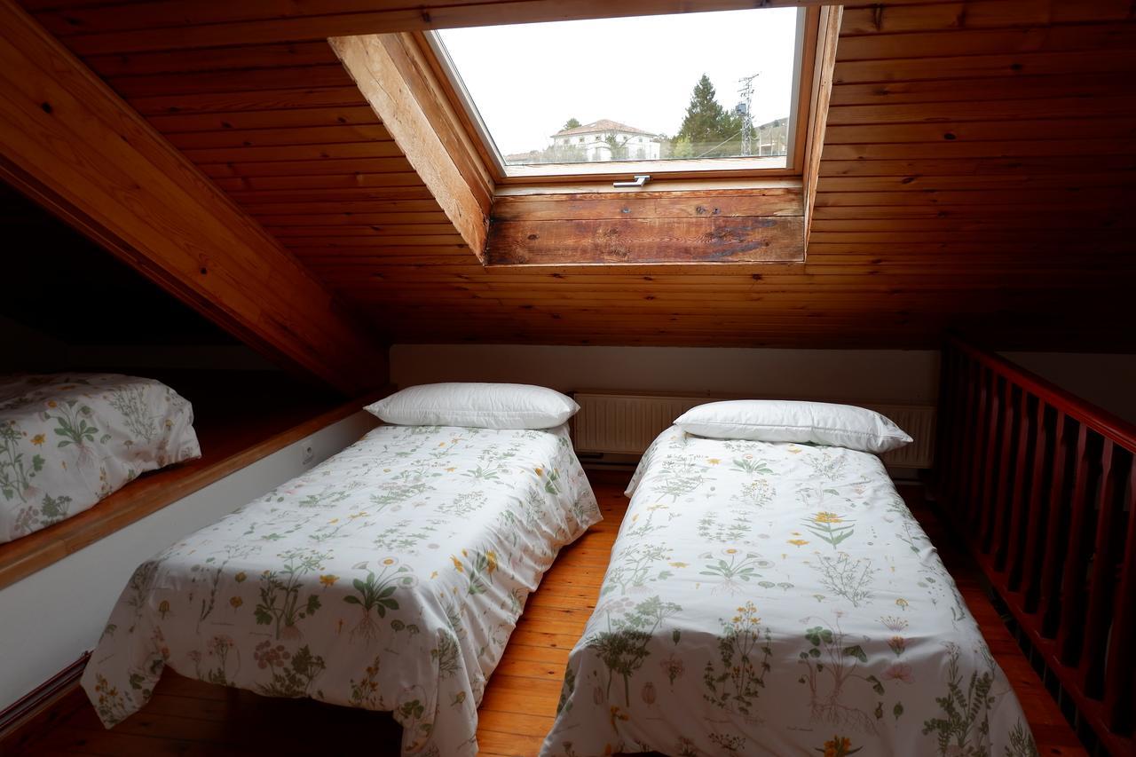 Albergue Familiar De Pintueles Pilona Екстер'єр фото
